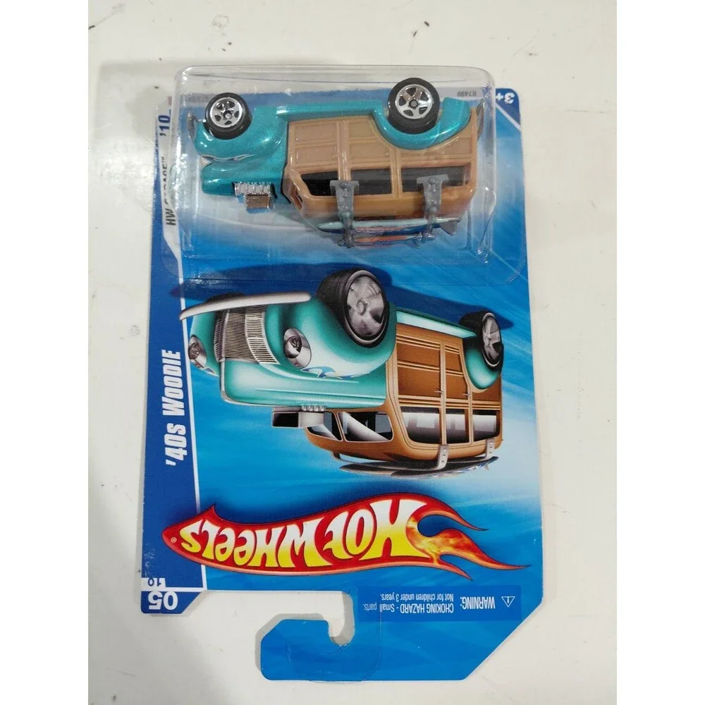 NIP Hot Wheels Garage 2010 1:64 Die Cast 40 Woodie Station Wagon w/Surf Boards